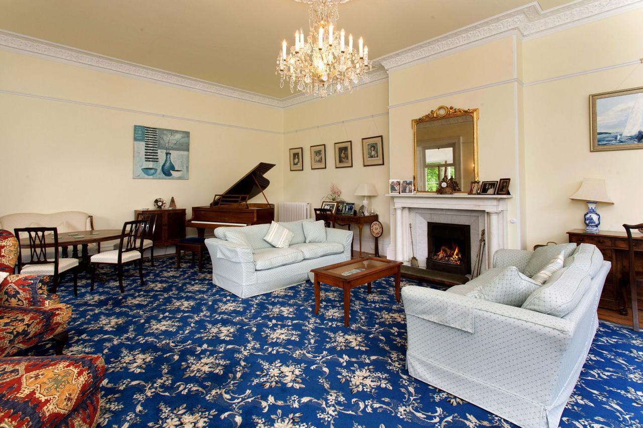 Hollybank House Bed & Breakfast Емсуърт Екстериор снимка